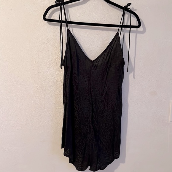 Motel Lavo Leopard Print Tie-Shoulder Romper - Picture 5 of 7